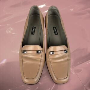 Vintage Bally Nude Tan Leather Flat Loafers Made in Italy Square Toe Size 6.5